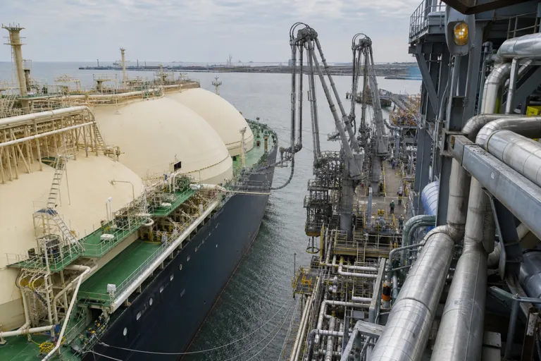 Aramco MidOcean LNG Investment: A Bold Path to a Global Gas Trading Powerhouse
