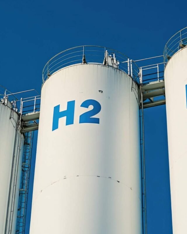 h2 hydrogen tank renewable energy